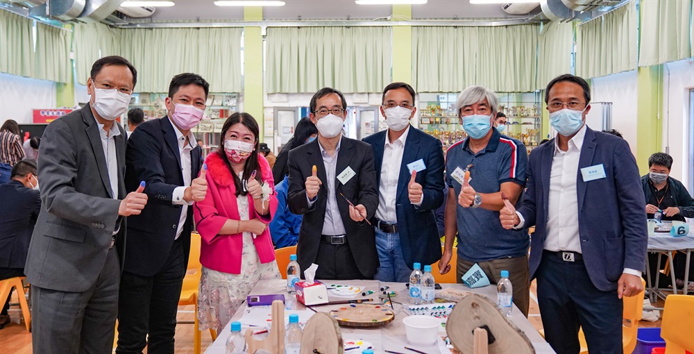 北拓展處聯同金錢村何東學校合作舉辦「樹木再升級工作坊 - 環保時鐘由你造」。 活動善用了新發展區工程所收集到的園林物料製作環保時鐘，從而鼓勵升級再造，推動「樹木再生 生命升級」的理念，共同攜手賦予樹木第二生命。